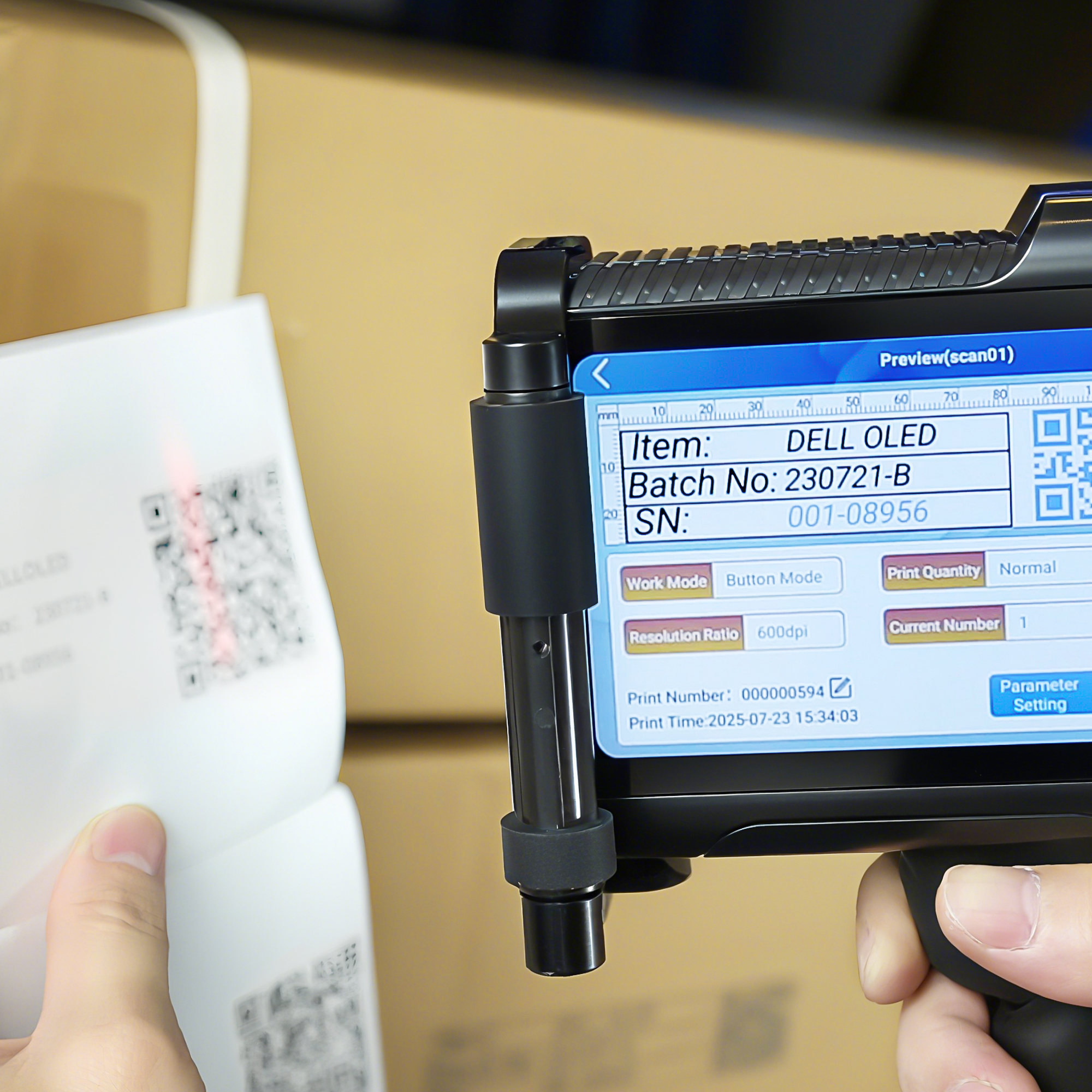 Handheld inkjet printer previewing scanned batch and serial data